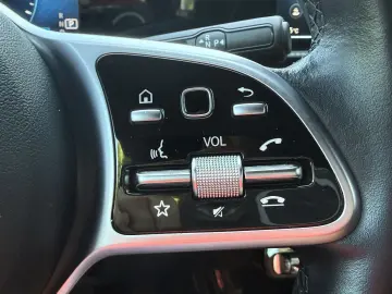MERCEDES-BENZ CLA 200 Progressive