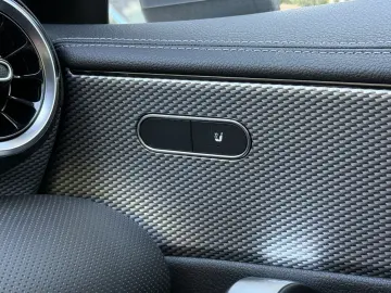 MERCEDES-BENZ CLA 200 Progressive