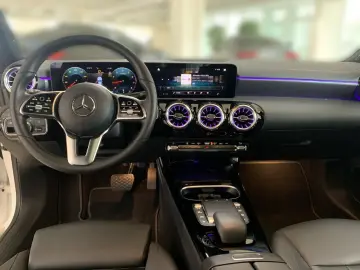 MERCEDES-BENZ CLA 200 4M Coupe