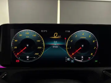 MERCEDES-BENZ CLA 200 AMG-Line