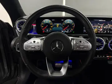 MERCEDES-BENZ CLA 200 AMG-Line