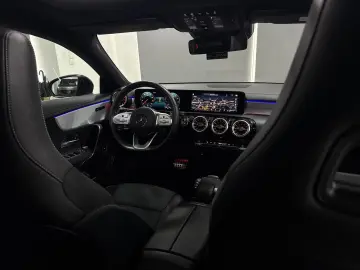 MERCEDES-BENZ CLA 200 AMG-Line