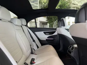 MERCEDES-BENZ C 300 d 4M AMG-LiNE PANO DiSTRO 360  HuD