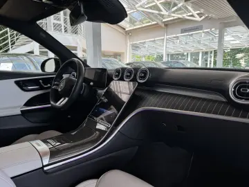 MERCEDES-BENZ C 300 d 4M AMG-LiNE PANO DiSTRO 360  HuD