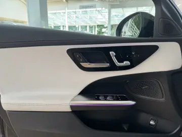 MERCEDES-BENZ C 300 d 4M AMG-LiNE PANO DiSTRO 360  HuD