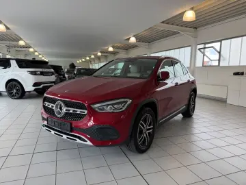 MERCEDES-BENZ GLA 200d