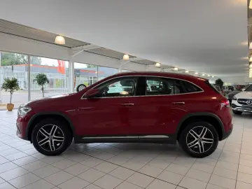 MERCEDES-BENZ GLA 200d