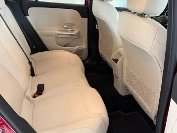 MERCEDES-BENZ GLA 200d