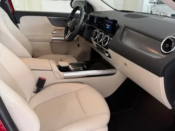MERCEDES-BENZ GLA 200d