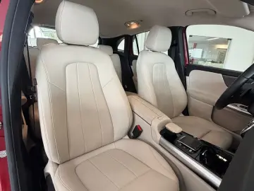 MERCEDES-BENZ GLA 200d