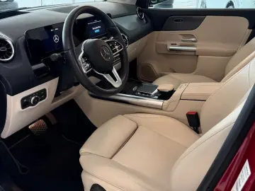 MERCEDES-BENZ GLA 200d
