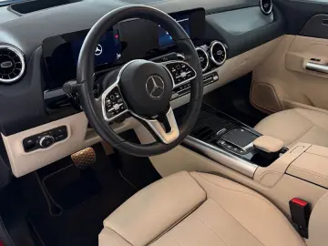 MERCEDES-BENZ GLA 200d