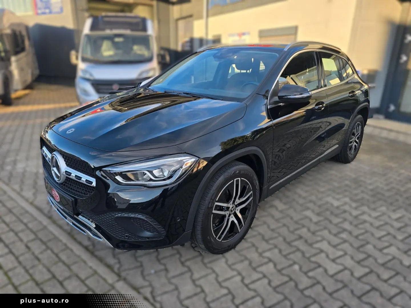 MERCEDES-BENZ GLA 200