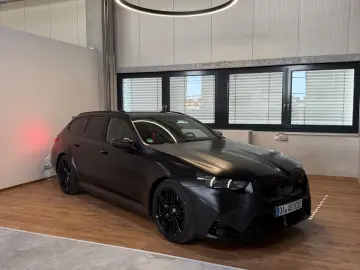BMW M5 Touring Ultimate   Keramik   Frozen Black