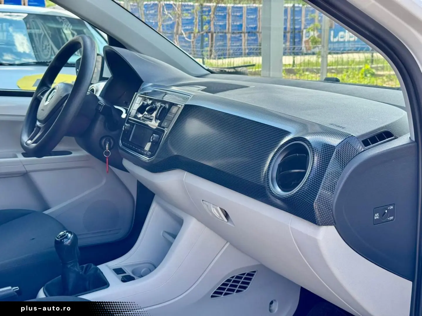 Volkswagen Up