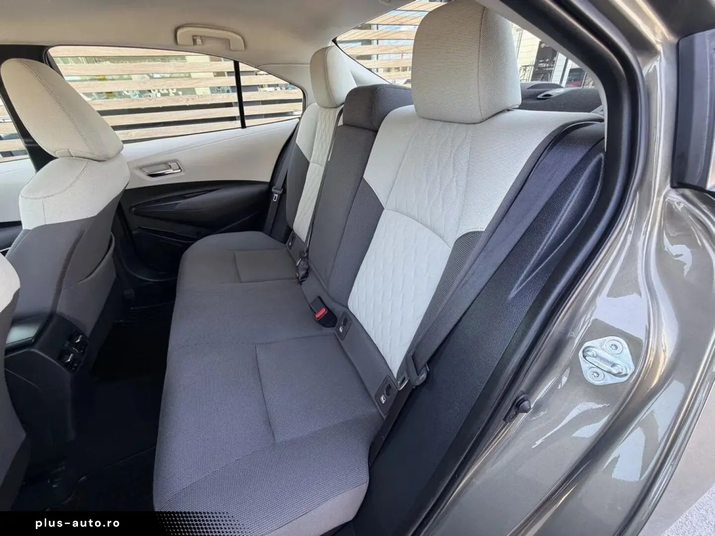 Toyota Corolla 1.8 Hev Business Plus