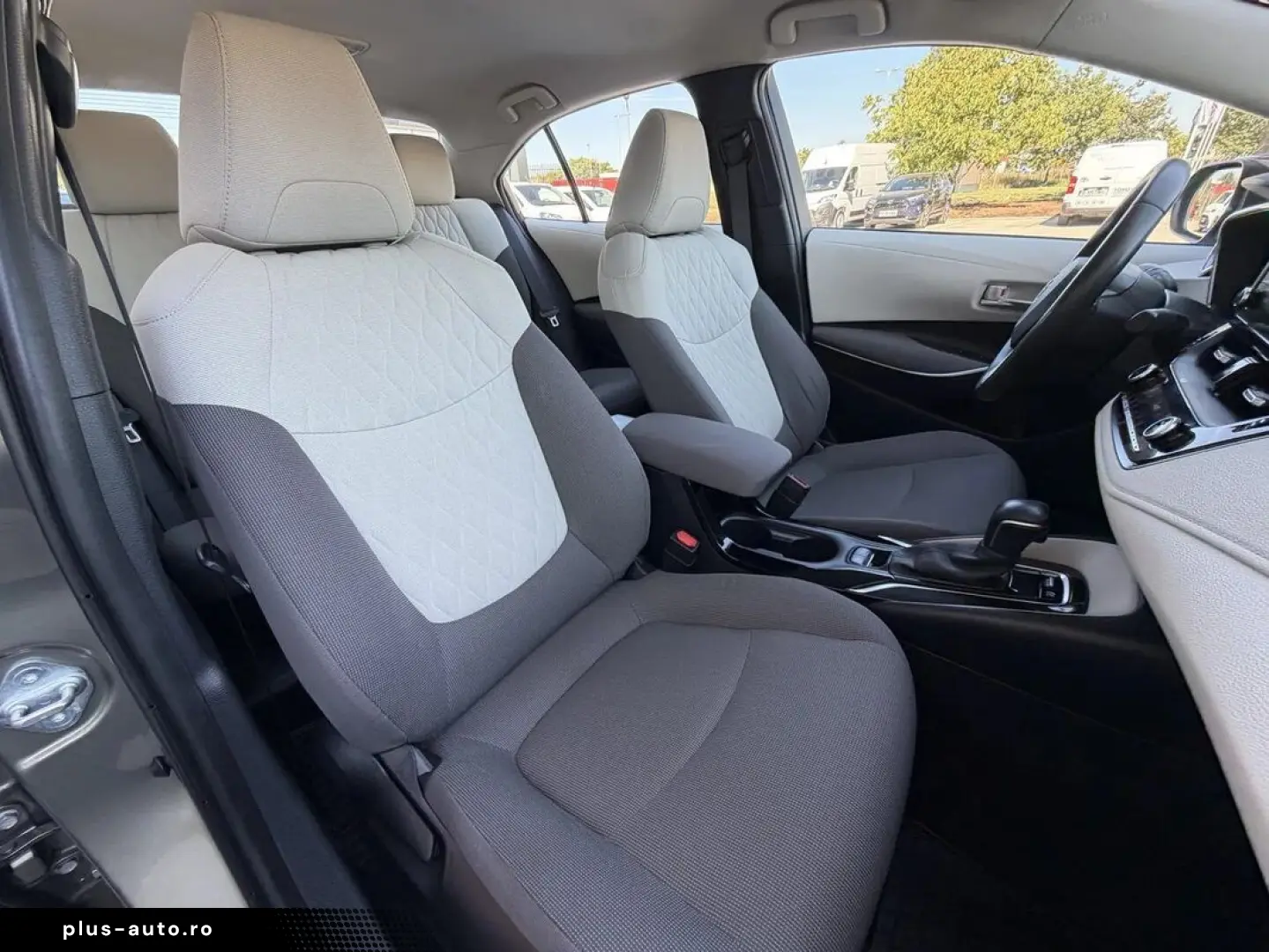 Toyota Corolla 1.8 Hev Business Plus