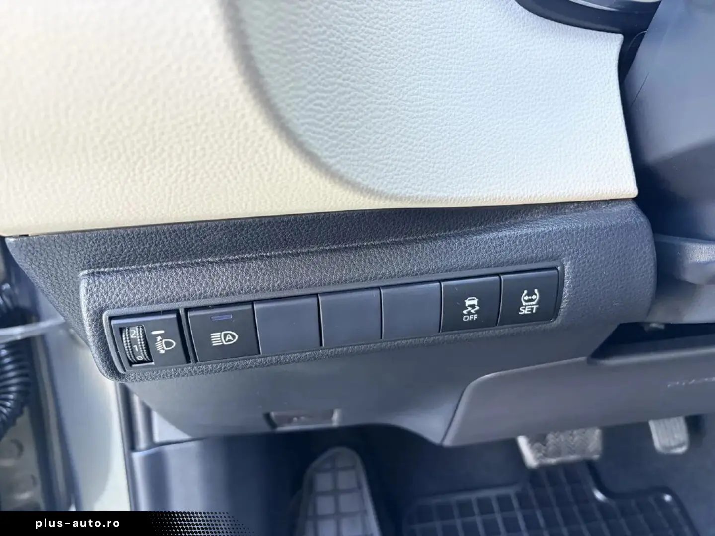 Toyota Corolla 1.8 Hev Business Plus