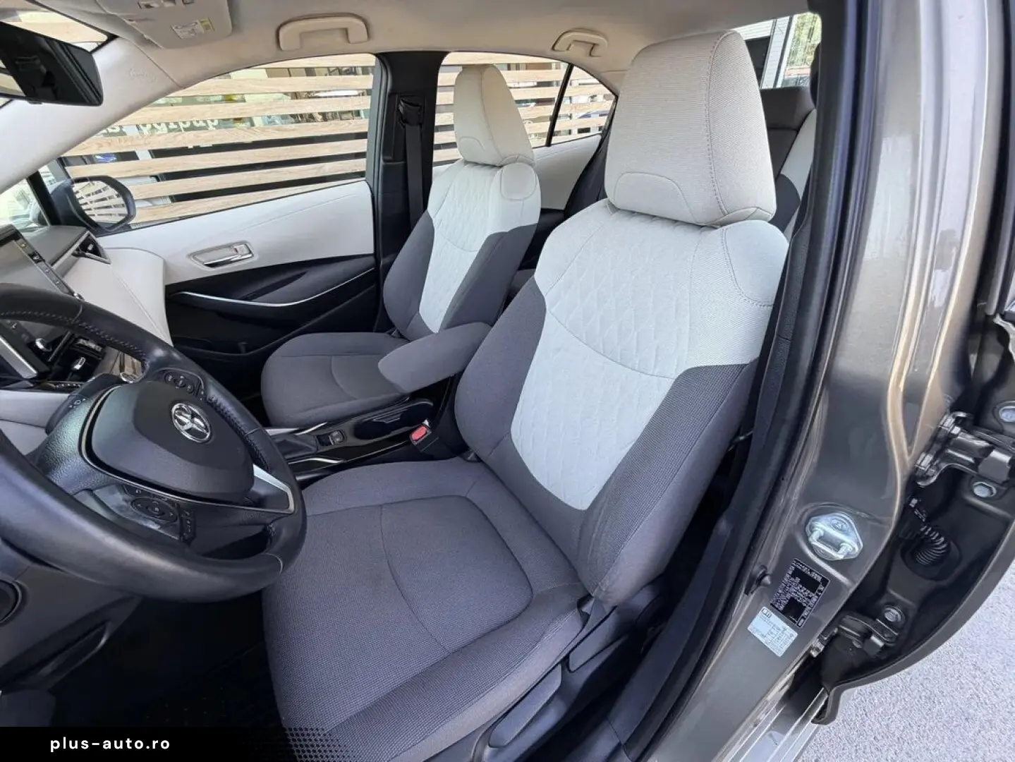 Toyota Corolla 1.8 Hev Business Plus