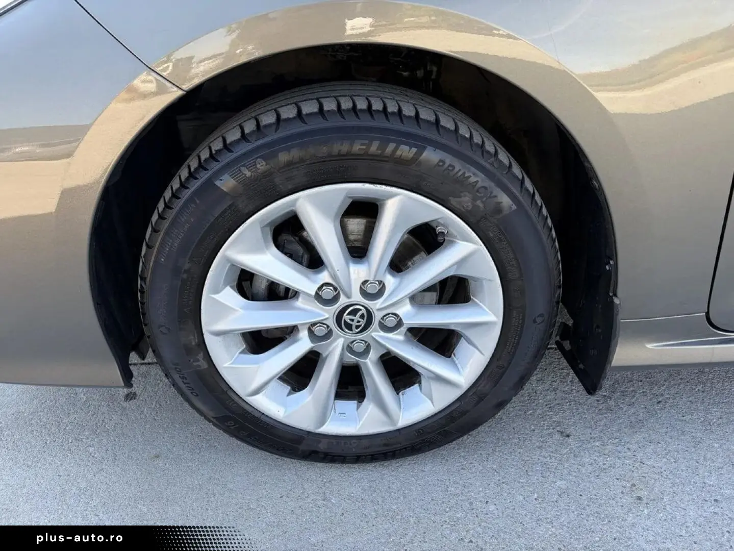 Toyota Corolla 1.8 Hev Business Plus