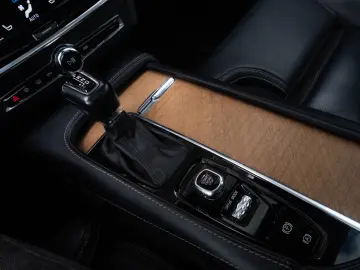 Volvo S90 T4 INSCRIPTION