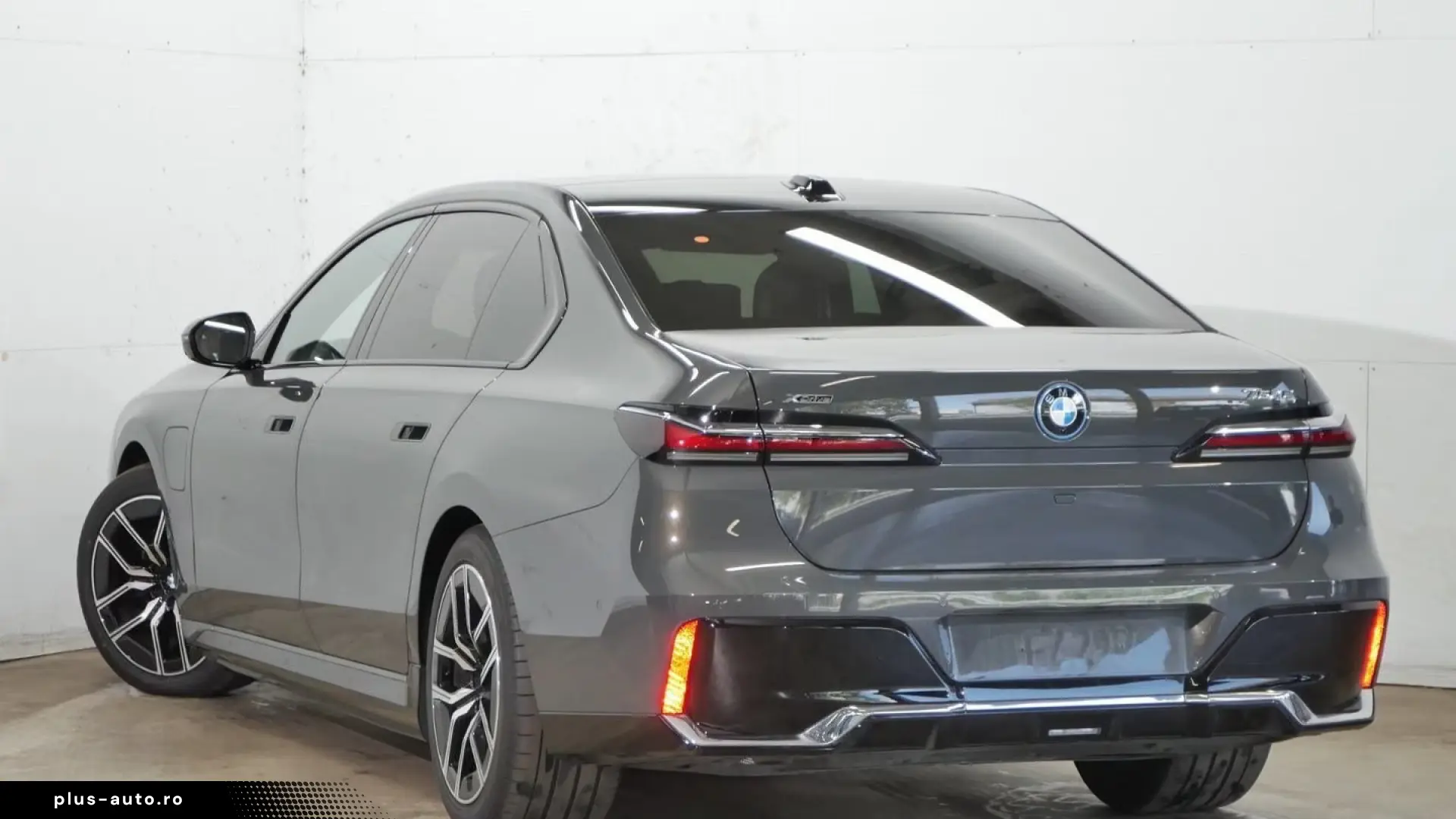 BMW 750e xDrive M Sport - Executive Lounge - Sky Lounge