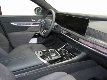 BMW 750e xDrive M Sport - Executive Lounge - Sky Lounge