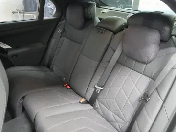 BMW 750e xDrive M Sport - Executive Lounge - Sky Lounge