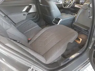 BMW 750e xDrive M Sport - Executive Lounge - Sky Lounge
