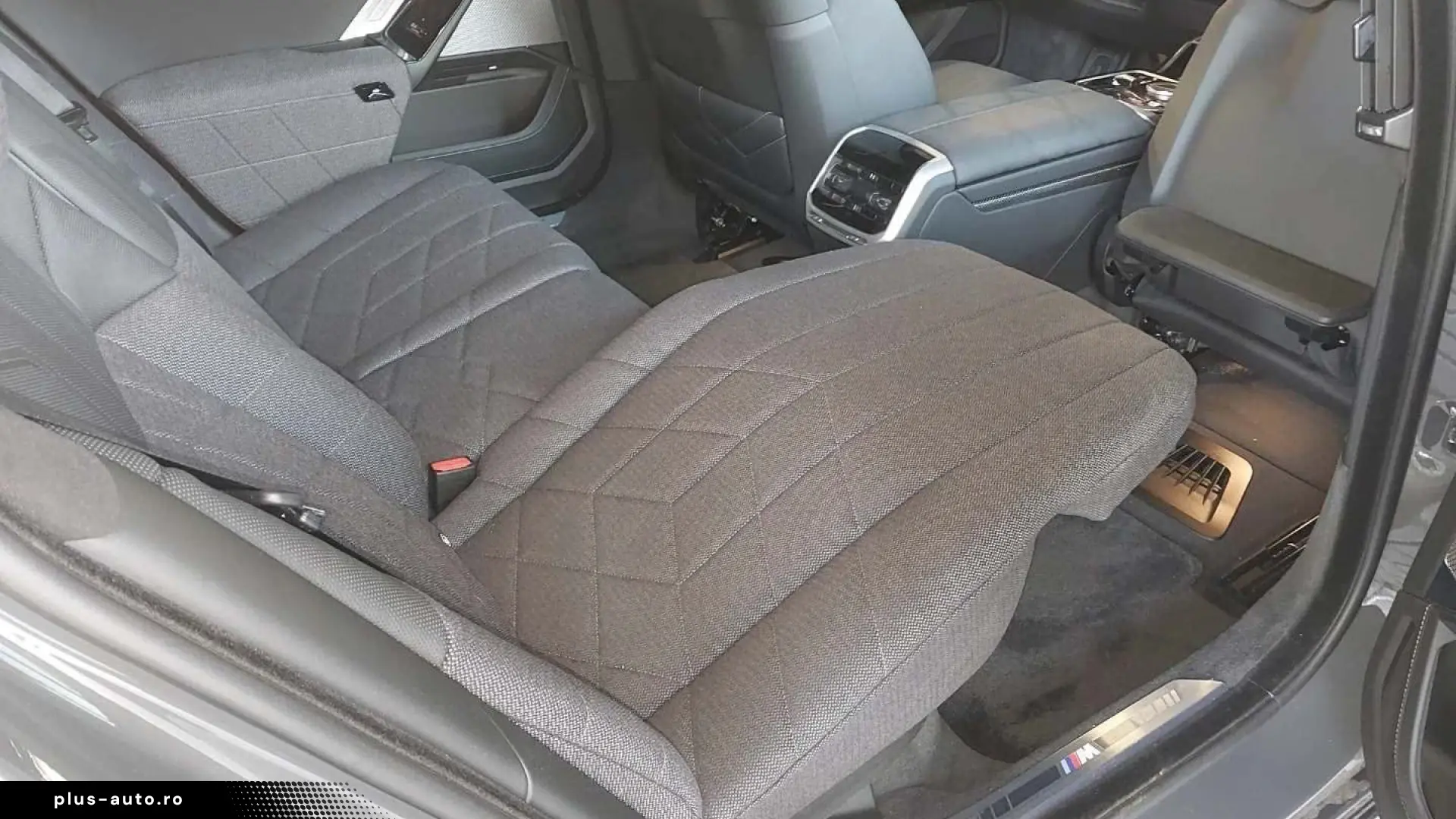 BMW 750e xDrive M Sport - Executive Lounge - Sky Lounge
