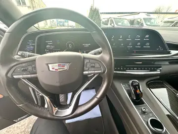CADILLAC Escalade
