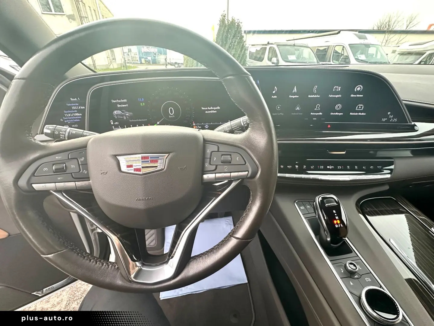 CADILLAC Escalade