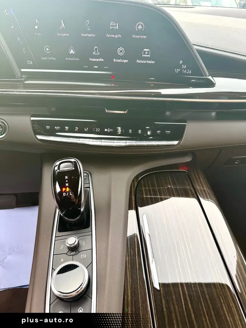 CADILLAC Escalade