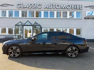 BMW 750 e xDrive M Sport Pro Fond Enter UPE180.000€