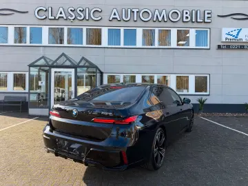 BMW 750 e xDrive M Sport Pro Fond Enter UPE180.000€