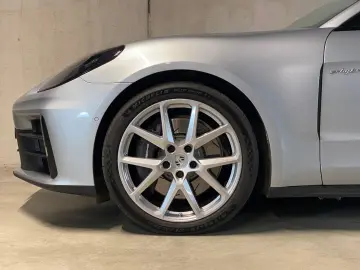 PORSCHE Panamera 4 E-Hybrid   Sportabgas   InnoDrive