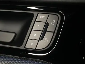 PORSCHE Panamera 4 E-Hybrid   Sportabgas   InnoDrive