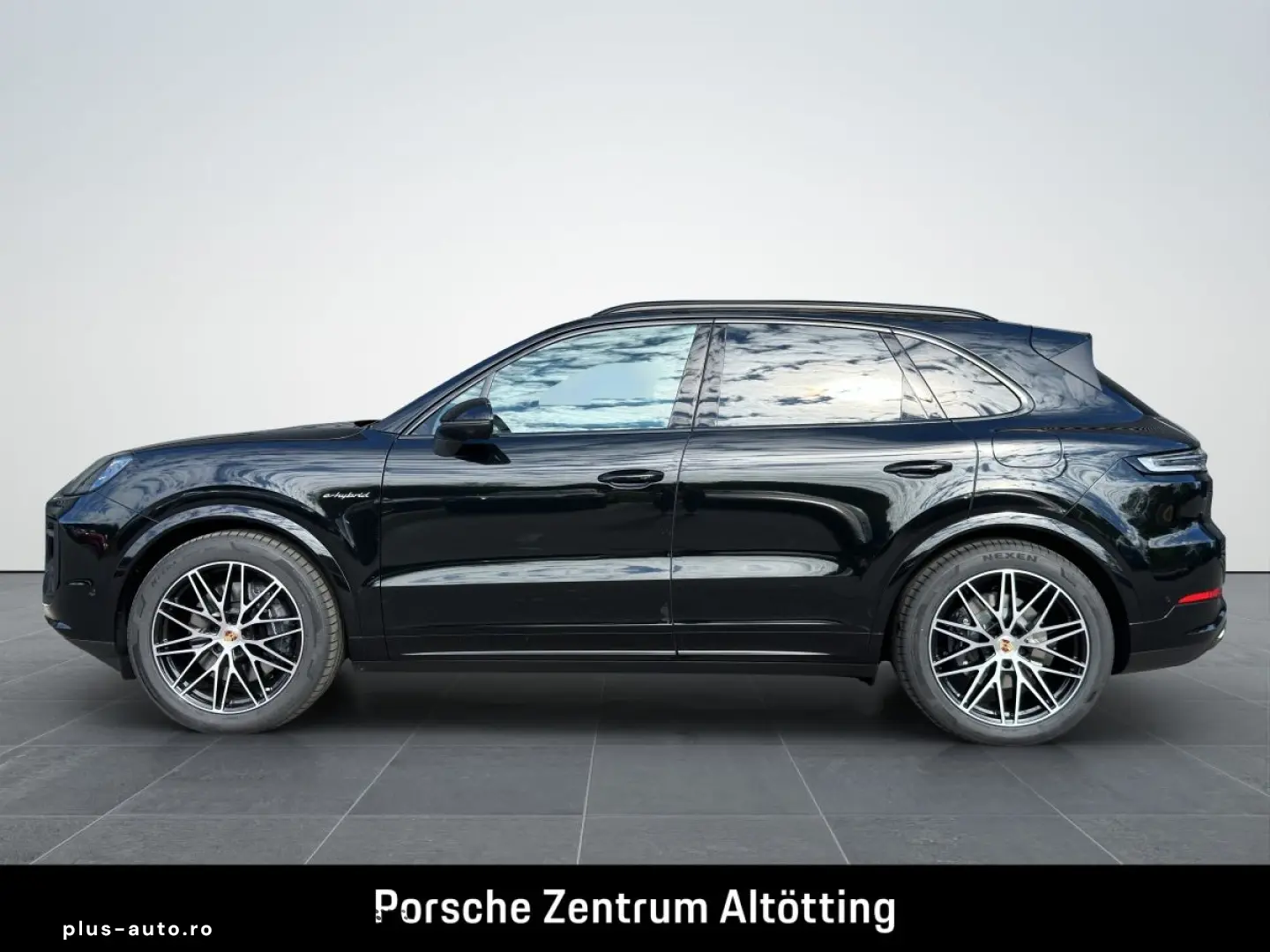 PORSCHE Cayenne E-Hybrid   Panorama