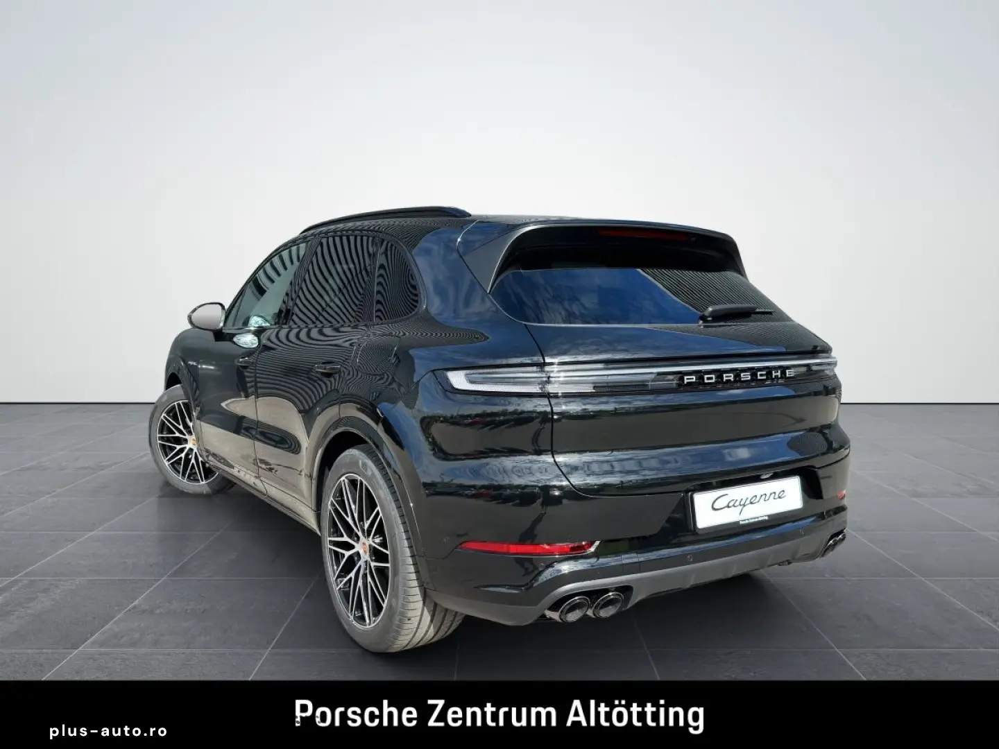 PORSCHE Cayenne E-Hybrid   Panorama