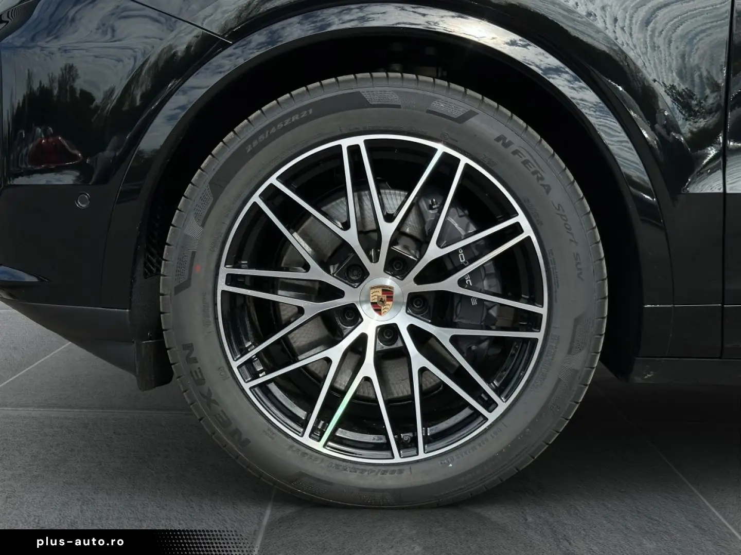 PORSCHE Cayenne E-Hybrid   Panorama