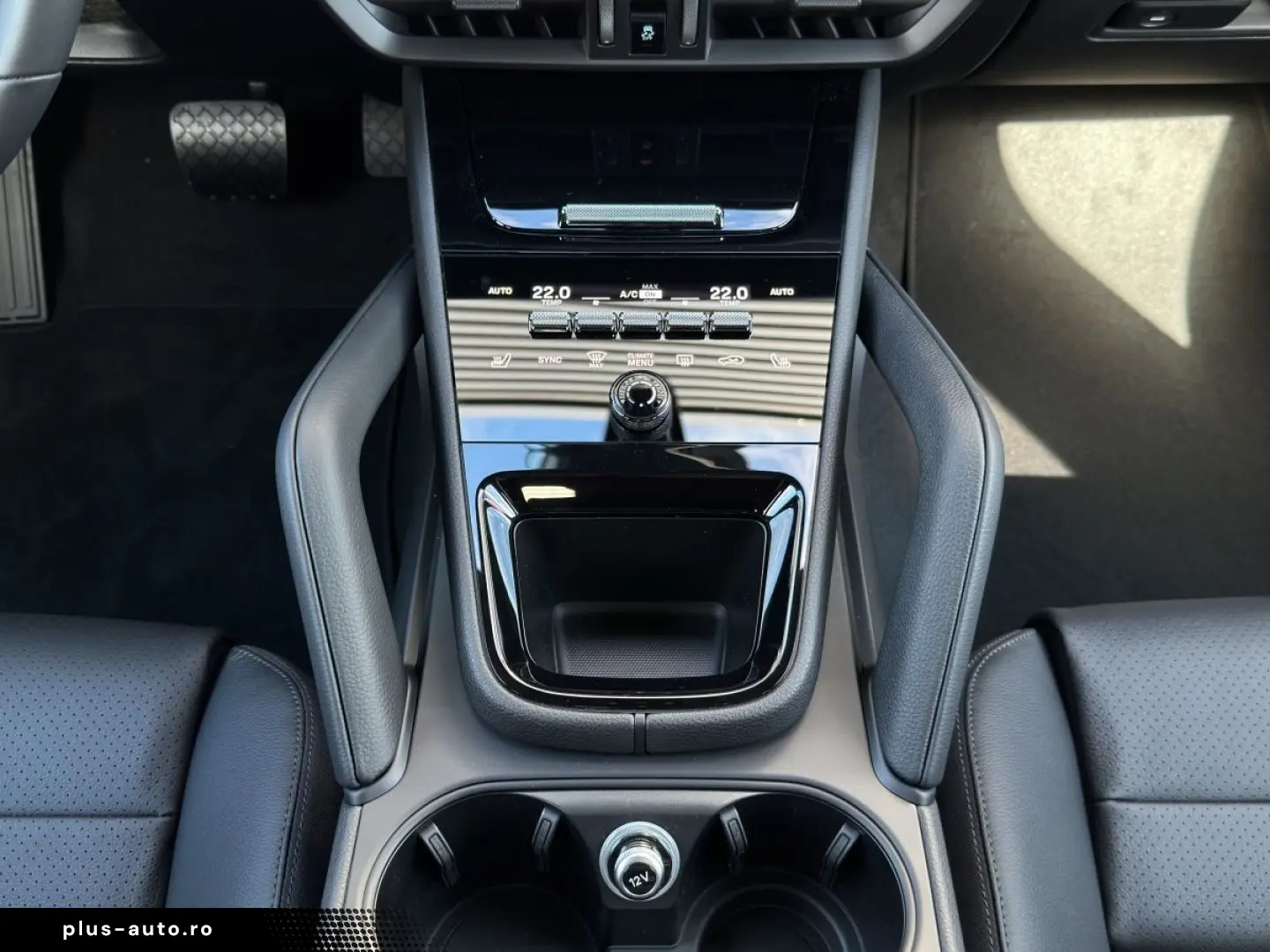 PORSCHE Cayenne E-Hybrid   Panorama