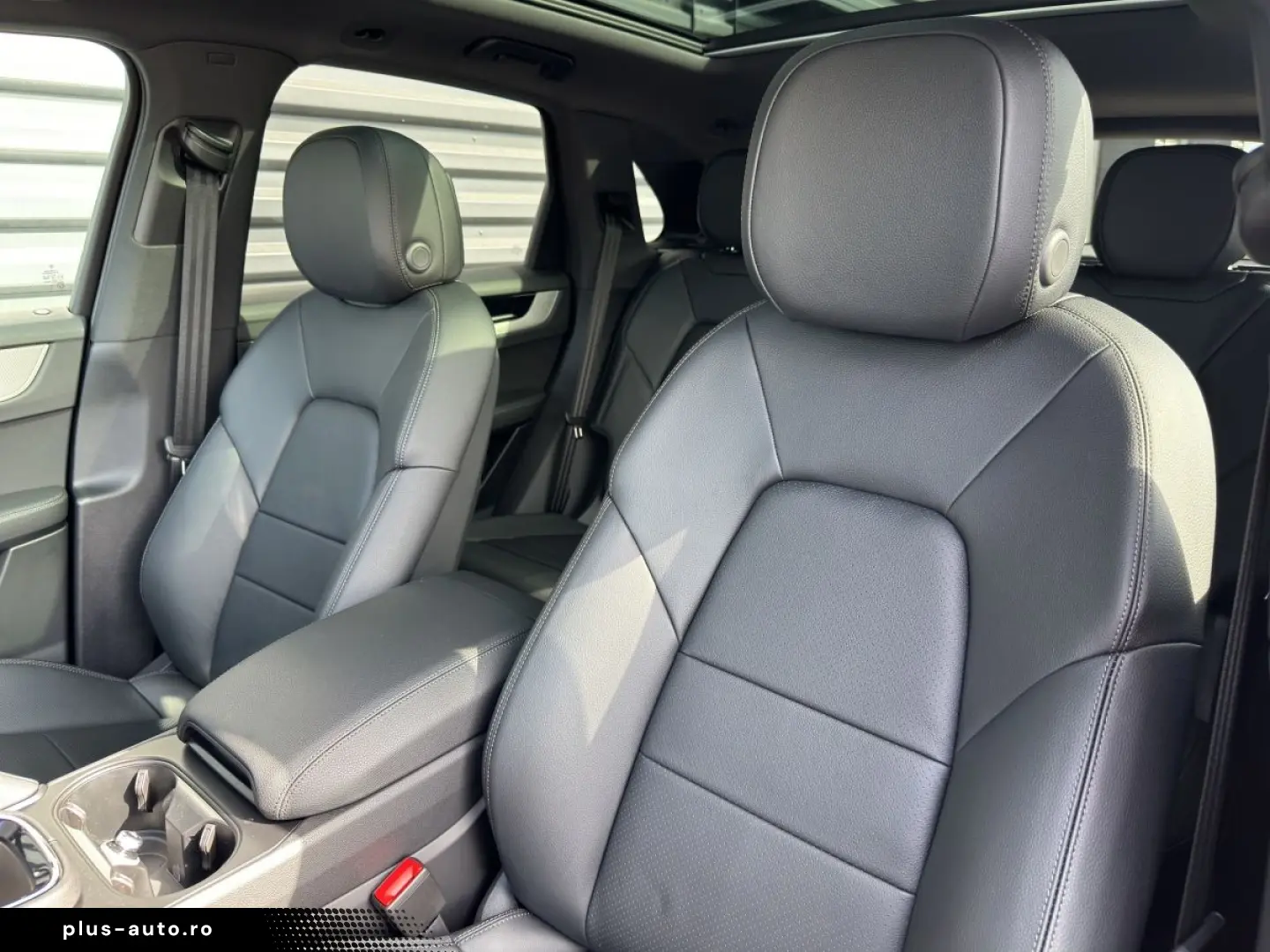 PORSCHE Cayenne E-Hybrid   Panorama