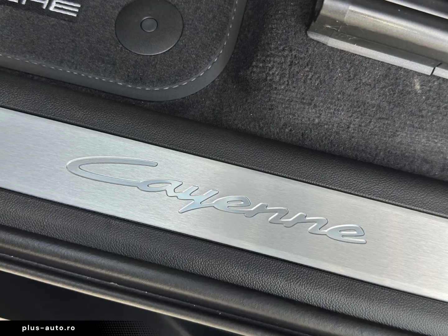PORSCHE Cayenne E-Hybrid   Panorama