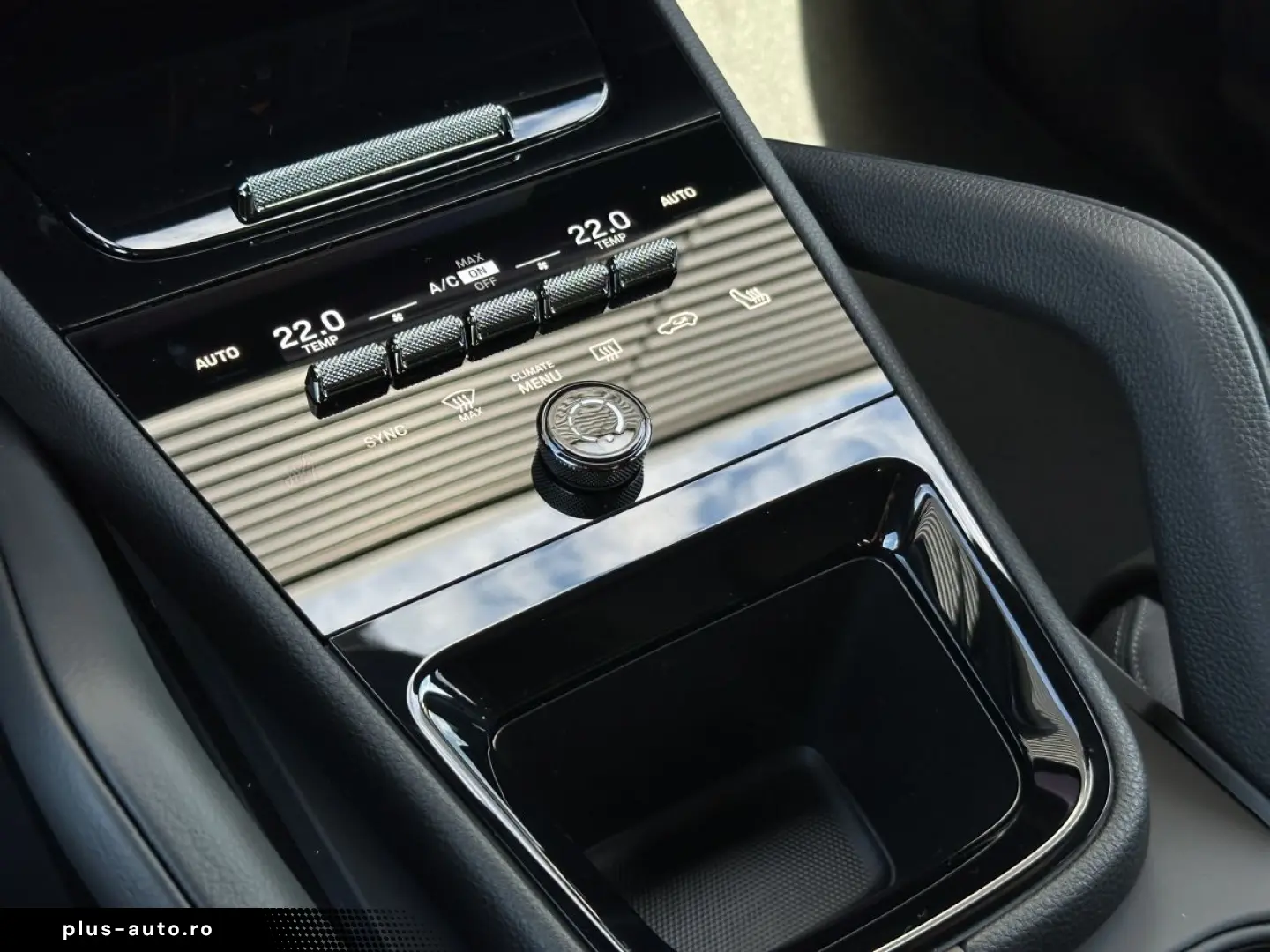 PORSCHE Cayenne E-Hybrid   Panorama
