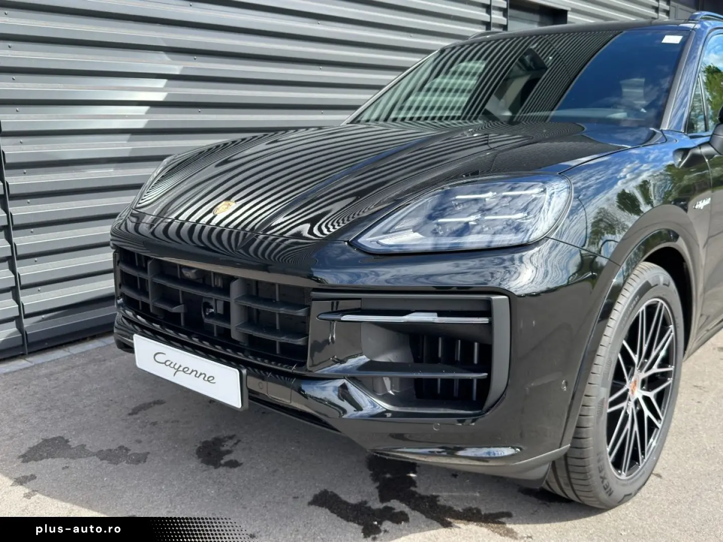PORSCHE Cayenne E-Hybrid   Panorama