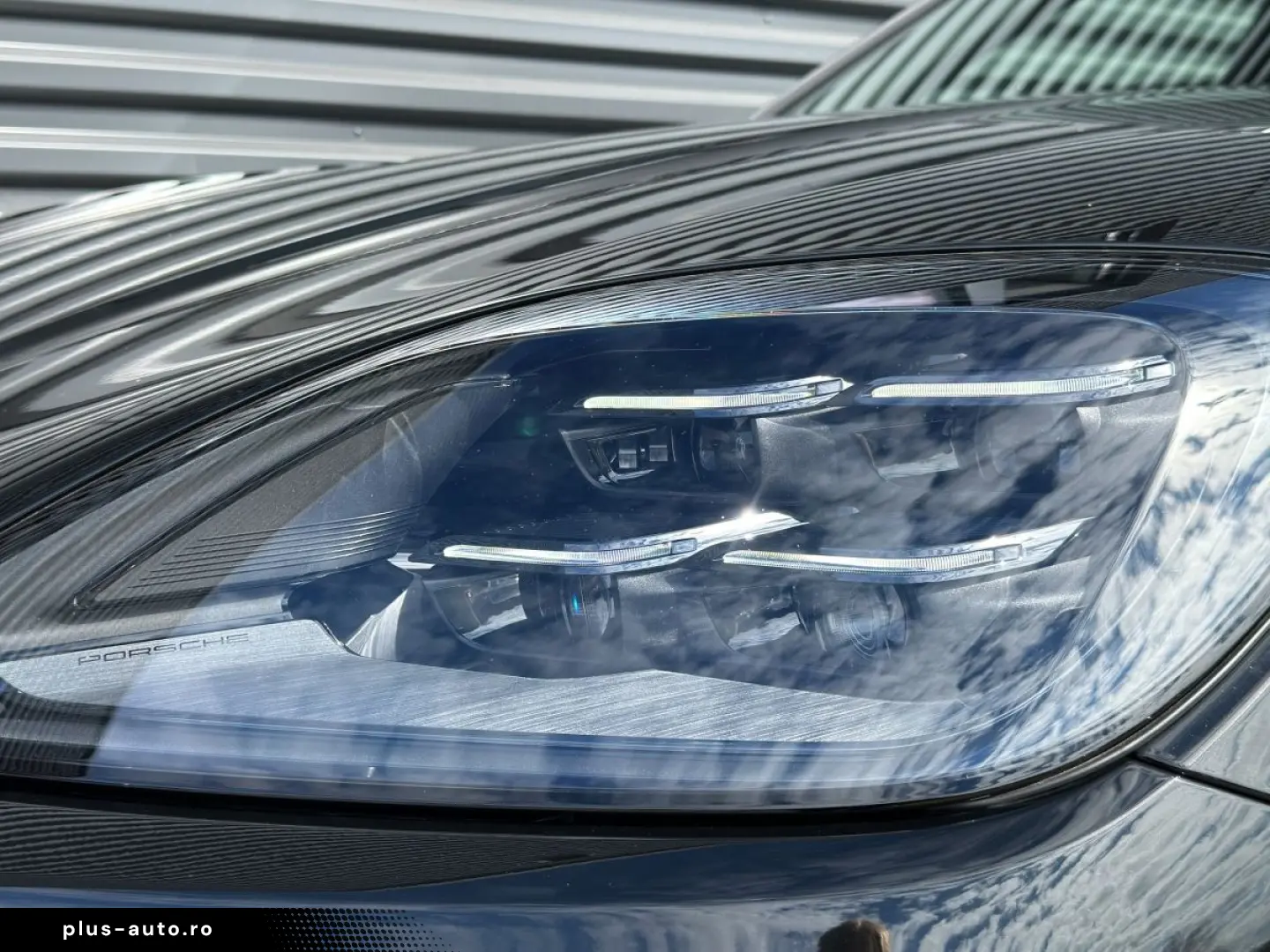 PORSCHE Cayenne E-Hybrid   Panorama