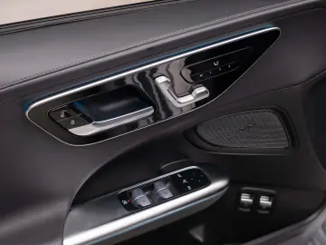 Mercedes-Benz C 300e