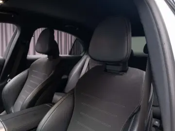 Mercedes-Benz C 300e