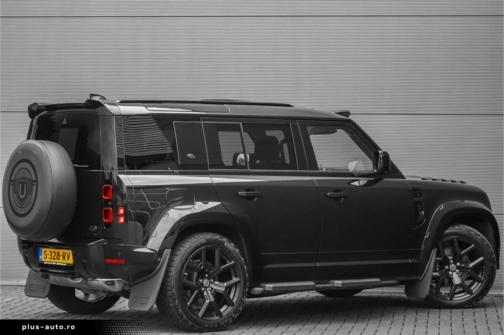 LAND ROVER Defender 110 2.0 P400e URBAN Widetrack Pano