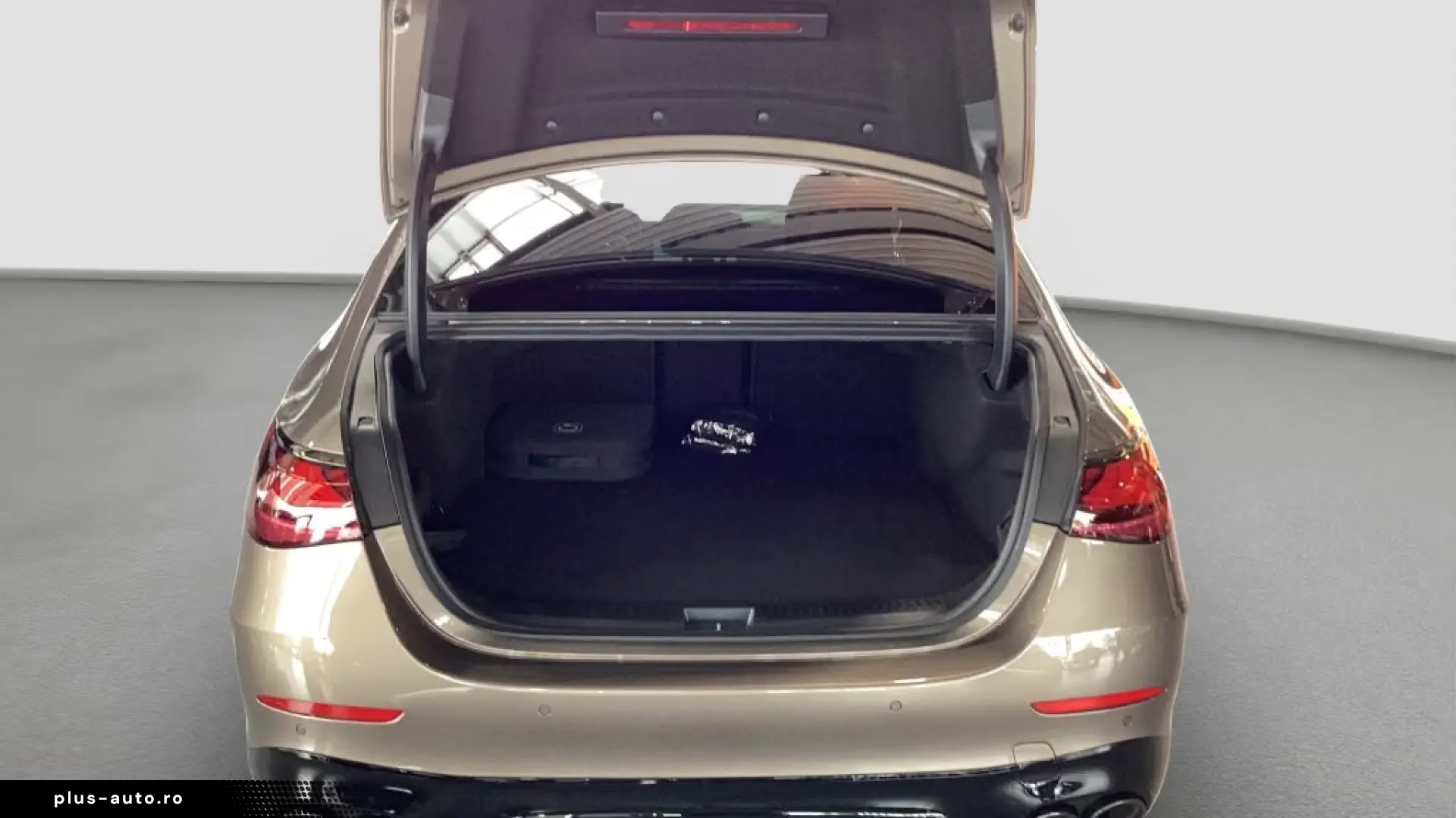 Mercedes-Benz E 53 HYBRID 4M  AMG DISTR PANO V-Max MASSAGE